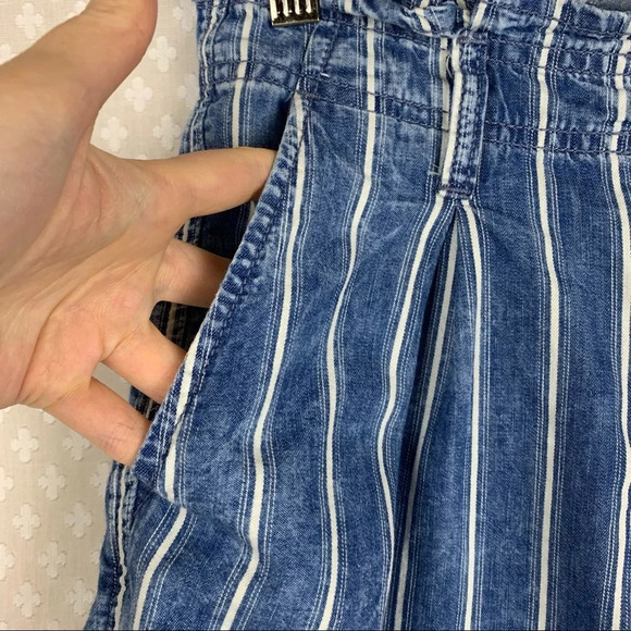 American Eagle Blue Striped Ruffle Chambray Short - Picture 2 of 6